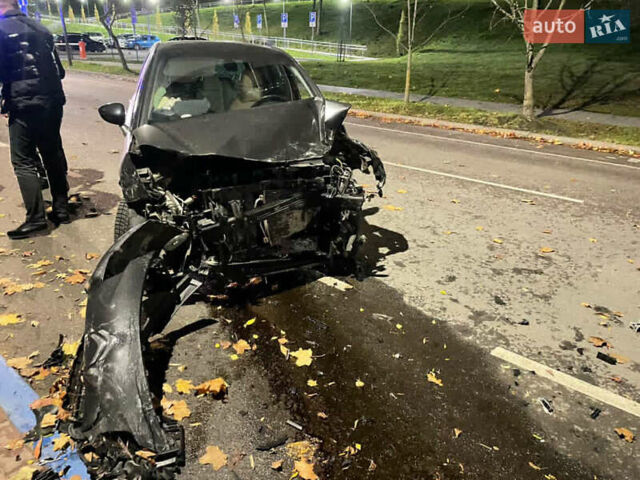 Чорний Сітроен С3, об'ємом двигуна 1.6 л та пробігом 260 тис. км за 2200 $, фото 3 на Automoto.ua