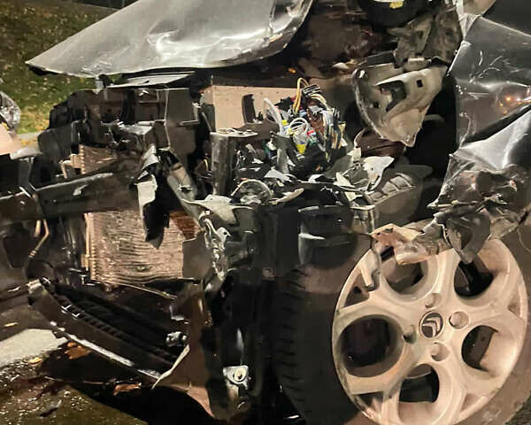 Черный Ситроен С3, объемом двигателя 1.6 л и пробегом 260 тыс. км за 2200 $, фото 6 на Automoto.ua