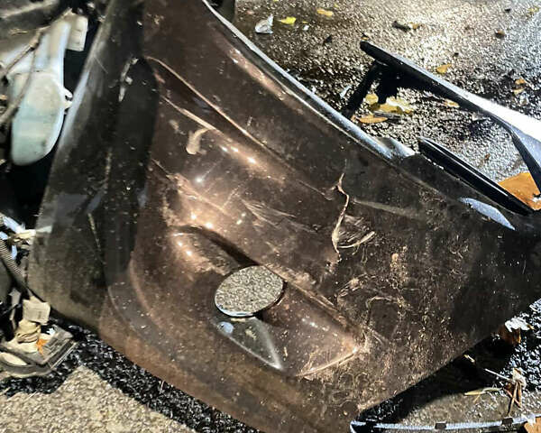 Черный Ситроен С3, объемом двигателя 1.6 л и пробегом 260 тыс. км за 2200 $, фото 4 на Automoto.ua