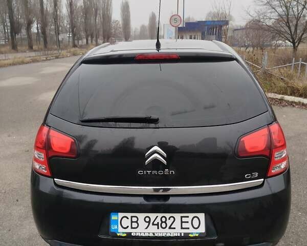 Черный Ситроен С3, объемом двигателя 1.4 л и пробегом 300 тыс. км за 5200 $, фото 4 на Automoto.ua