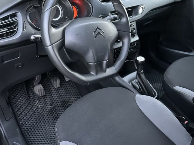 Чорний Сітроен С3, об'ємом двигуна 1.4 л та пробігом 155 тис. км за 4800 $, фото 3 на Automoto.ua