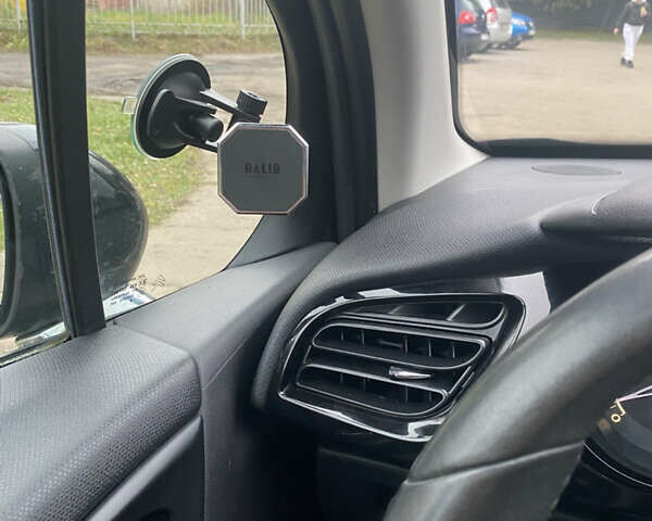 Черный Ситроен С3, объемом двигателя 1.4 л и пробегом 190 тыс. км за 5250 $, фото 30 на Automoto.ua