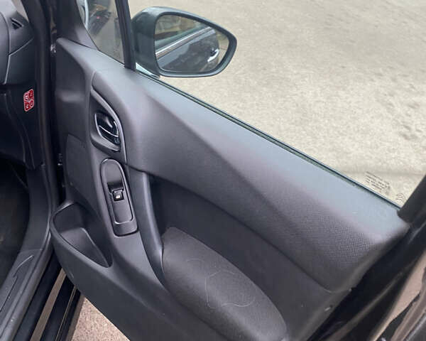 Черный Ситроен С3, объемом двигателя 1.4 л и пробегом 190 тыс. км за 5250 $, фото 17 на Automoto.ua