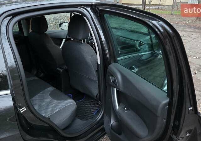 Черный Ситроен С3, объемом двигателя 1.4 л и пробегом 156 тыс. км за 6900 $, фото 11 на Automoto.ua