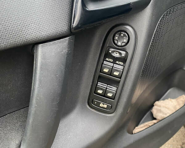 Черный Ситроен С3, объемом двигателя 1.4 л и пробегом 190 тыс. км за 5250 $, фото 27 на Automoto.ua