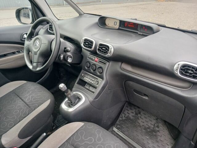 Черный Ситроен С3, объемом двигателя 1.6 л и пробегом 280 тыс. км за 3999 $, фото 5 на Automoto.ua