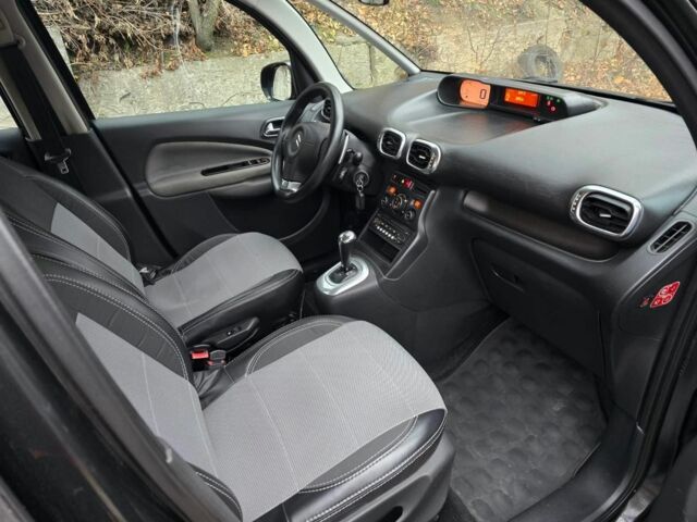 Черный Ситроен С3, объемом двигателя 1.6 л и пробегом 164 тыс. км за 6100 $, фото 10 на Automoto.ua