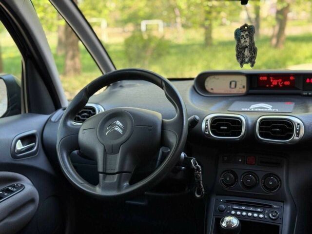 Черный Ситроен С3, объемом двигателя 1.6 л и пробегом 227 тыс. км за 7300 $, фото 16 на Automoto.ua