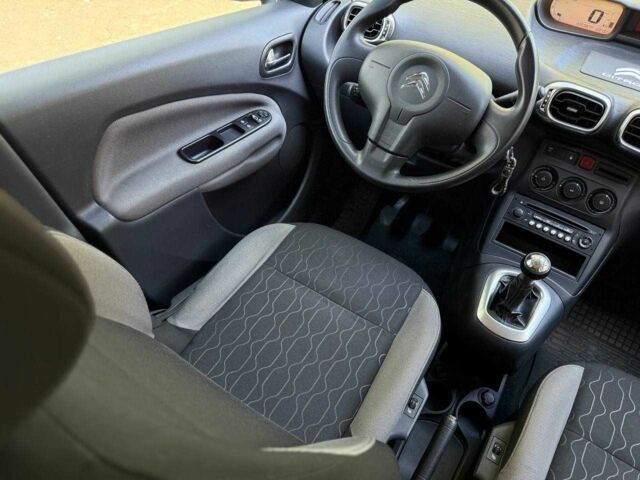 Черный Ситроен С3, объемом двигателя 1.6 л и пробегом 227 тыс. км за 7300 $, фото 13 на Automoto.ua