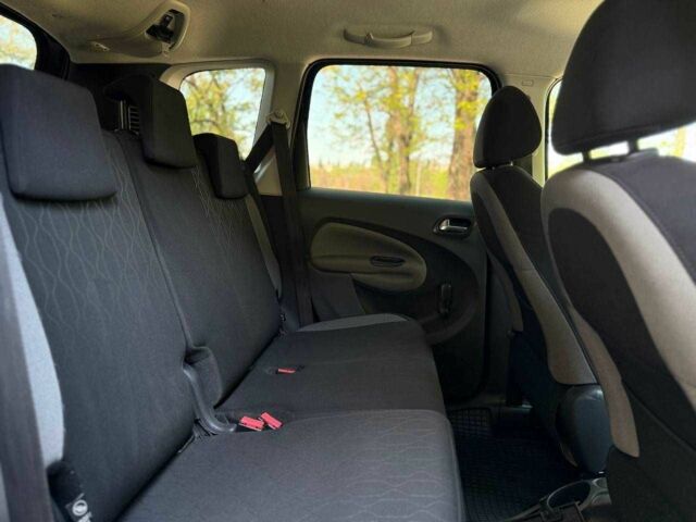 Черный Ситроен С3, объемом двигателя 1.6 л и пробегом 227 тыс. км за 7300 $, фото 11 на Automoto.ua