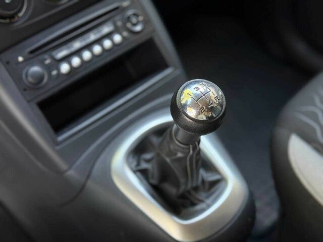 Черный Ситроен С3, объемом двигателя 1.6 л и пробегом 227 тыс. км за 7300 $, фото 19 на Automoto.ua