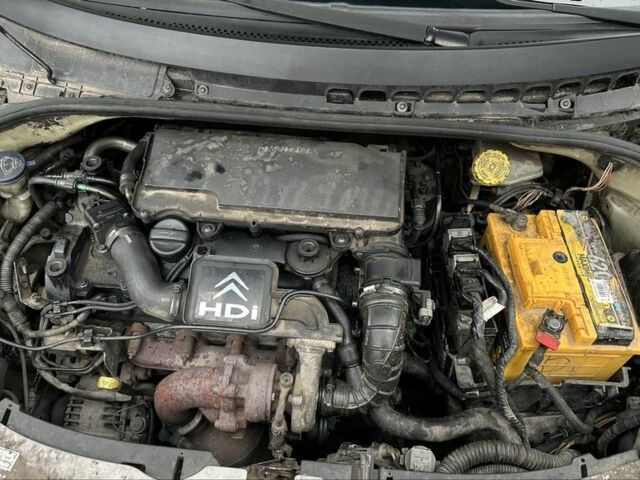 Фиолетовый Ситроен С3, объемом двигателя 1.4 л и пробегом 250 тыс. км за 3200 $, фото 19 на Automoto.ua