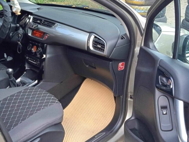 Коричневый Ситроен С3, объемом двигателя 1.4 л и пробегом 300 тыс. км за 5800 $, фото 16 на Automoto.ua