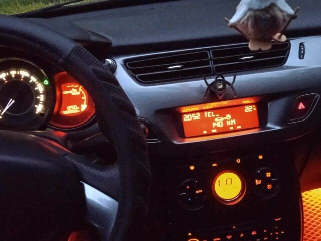 Коричневый Ситроен С3, объемом двигателя 1.4 л и пробегом 300 тыс. км за 5800 $, фото 9 на Automoto.ua