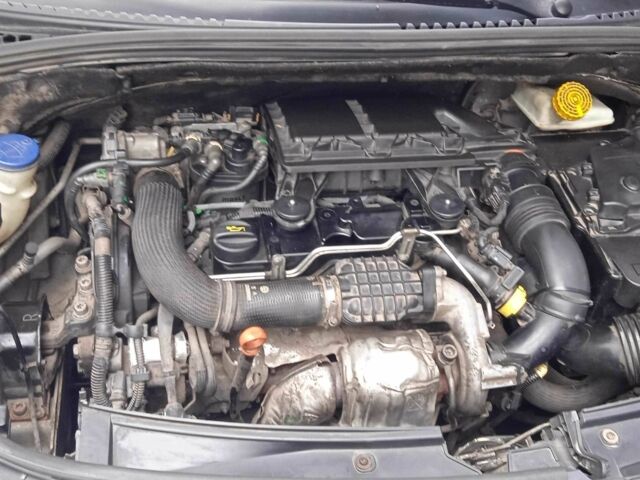 Коричневый Ситроен С3, объемом двигателя 1.4 л и пробегом 300 тыс. км за 5800 $, фото 14 на Automoto.ua