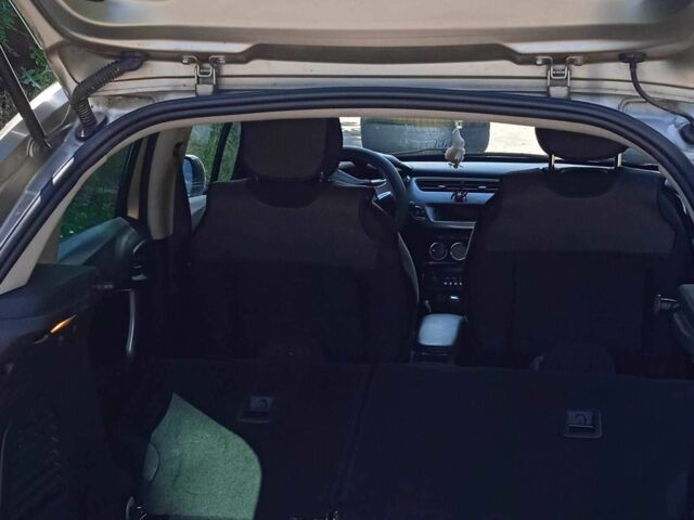 Коричневый Ситроен С3, объемом двигателя 1.4 л и пробегом 300 тыс. км за 5800 $, фото 13 на Automoto.ua