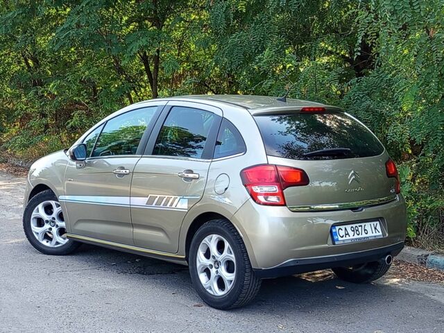 Коричневый Ситроен С3, объемом двигателя 1.4 л и пробегом 300 тыс. км за 5800 $, фото 3 на Automoto.ua