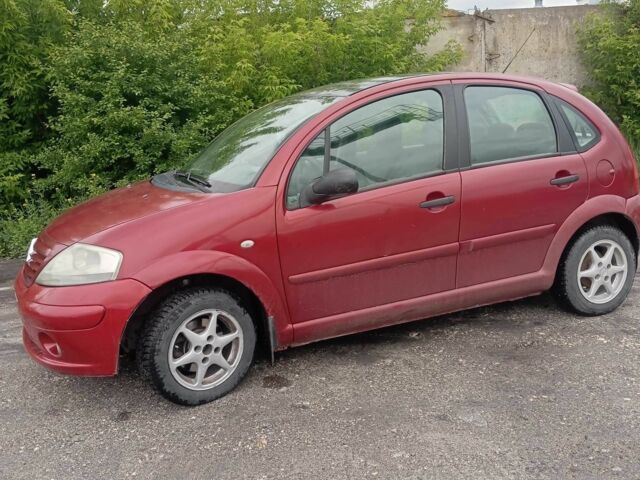 Красный Ситроен С3, объемом двигателя 1.4 л и пробегом 260 тыс. км за 2700 $, фото 1 на Automoto.ua