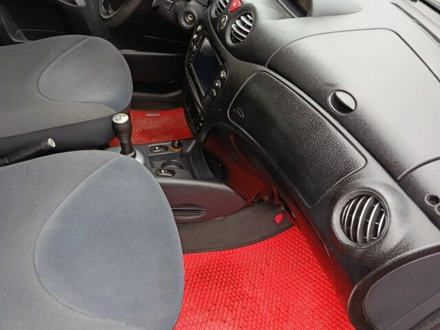 Красный Ситроен С3, объемом двигателя 1.4 л и пробегом 188 тыс. км за 3650 $, фото 7 на Automoto.ua