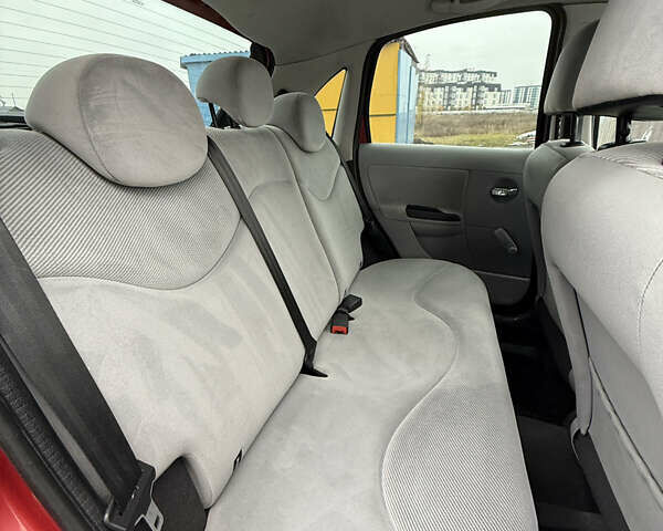 Красный Ситроен С3, объемом двигателя 1.36 л и пробегом 136 тыс. км за 4700 $, фото 15 на Automoto.ua