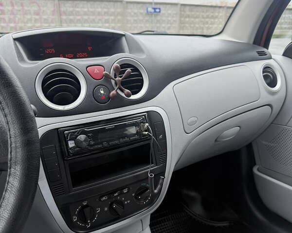 Красный Ситроен С3, объемом двигателя 1.36 л и пробегом 136 тыс. км за 4700 $, фото 18 на Automoto.ua