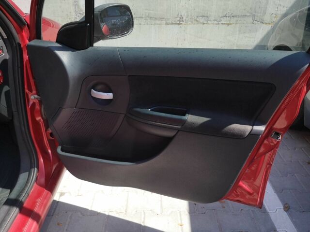 Червоний Сітроен С3, об'ємом двигуна 1.4 л та пробігом 321 тис. км за 3500 $, фото 20 на Automoto.ua