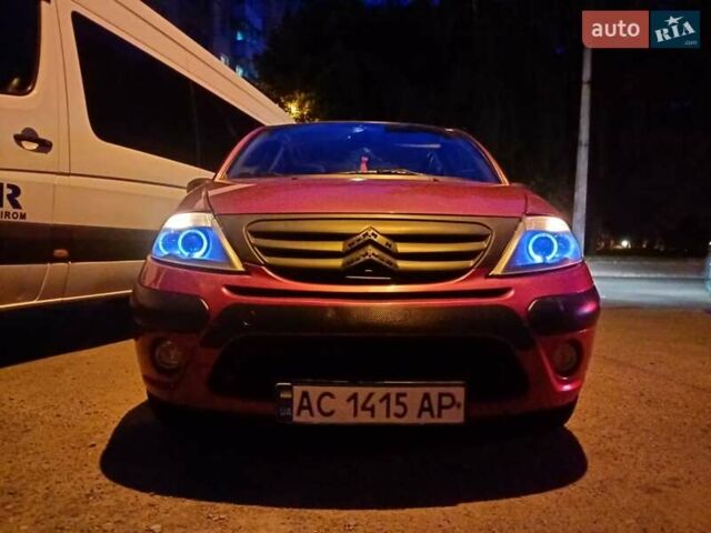 Красный Ситроен С3, объемом двигателя 1.36 л и пробегом 315 тыс. км за 3600 $, фото 2 на Automoto.ua
