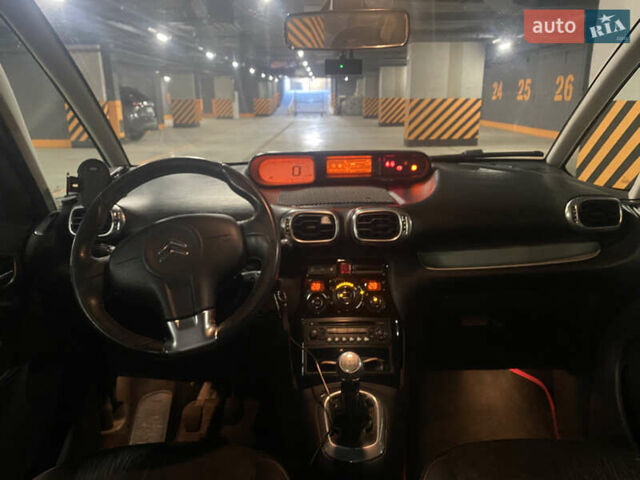 Червоний Сітроен С3, об'ємом двигуна 1.6 л та пробігом 227 тис. км за 5200 $, фото 27 на Automoto.ua