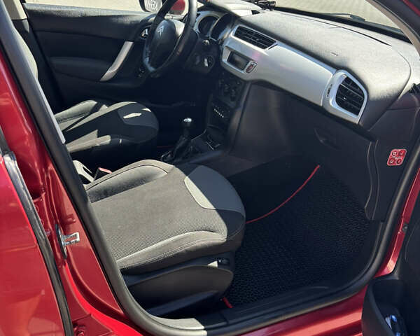 Красный Ситроен С3, объемом двигателя 1.4 л и пробегом 255 тыс. км за 5000 $, фото 6 на Automoto.ua