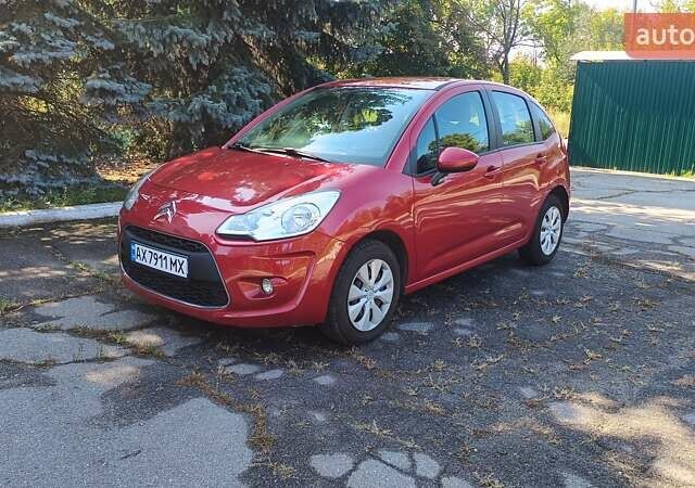 Красный Ситроен С3, объемом двигателя 1.4 л и пробегом 274 тыс. км за 4800 $, фото 1 на Automoto.ua