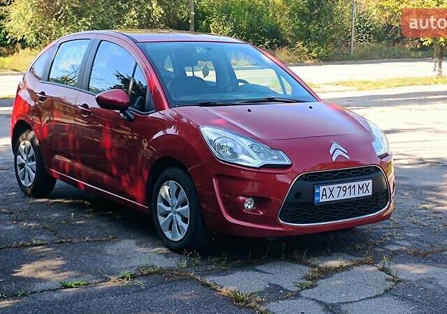 Красный Ситроен С3, объемом двигателя 1.4 л и пробегом 274 тыс. км за 4800 $, фото 3 на Automoto.ua