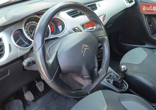 Красный Ситроен С3, объемом двигателя 1.4 л и пробегом 274 тыс. км за 4800 $, фото 27 на Automoto.ua