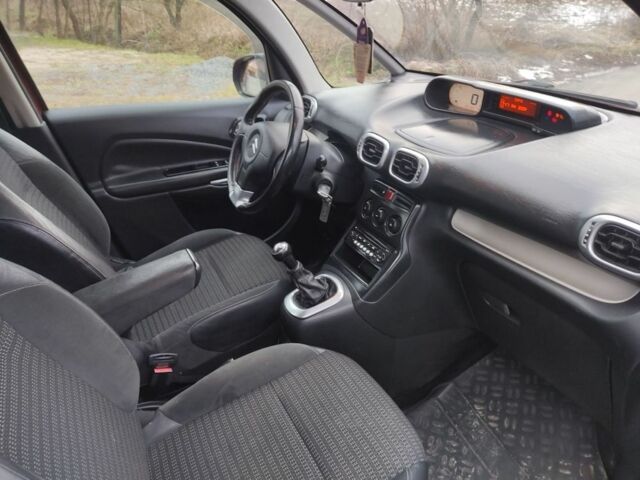 Красный Ситроен С3, объемом двигателя 1.4 л и пробегом 275 тыс. км за 4999 $, фото 4 на Automoto.ua