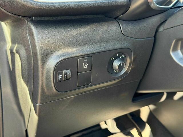 Красный Ситроен С3, объемом двигателя 1.2 л и пробегом 56 тыс. км за 15700 $, фото 14 на Automoto.ua