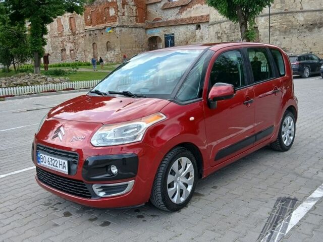 Красный Ситроен С3, объемом двигателя 1.4 л и пробегом 225 тыс. км за 5500 $, фото 1 на Automoto.ua