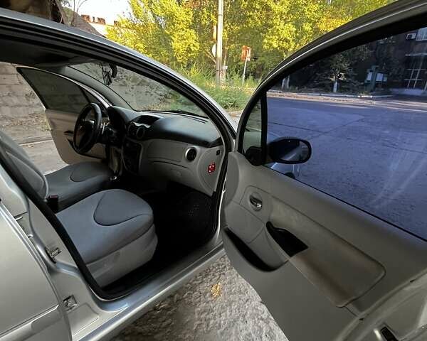 Ситроен С3, объемом двигателя 1.4 л и пробегом 191 тыс. км за 4000 $, фото 11 на Automoto.ua