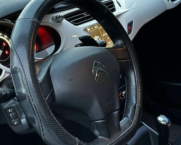 Ситроен С3, объемом двигателя 1.4 л и пробегом 242 тыс. км за 6300 $, фото 6 на Automoto.ua
