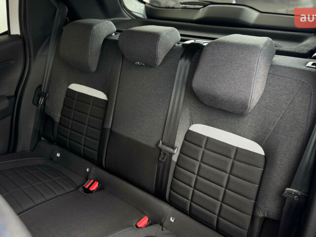 Сітроен С3, об'ємом двигуна 1.2 л та пробігом 0 тис. км за 18060 $, фото 45 на Automoto.ua