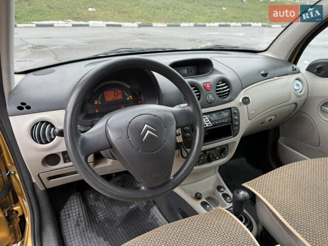 Желтый Ситроен С3, объемом двигателя 1.36 л и пробегом 273 тыс. км за 2499 $, фото 23 на Automoto.ua
