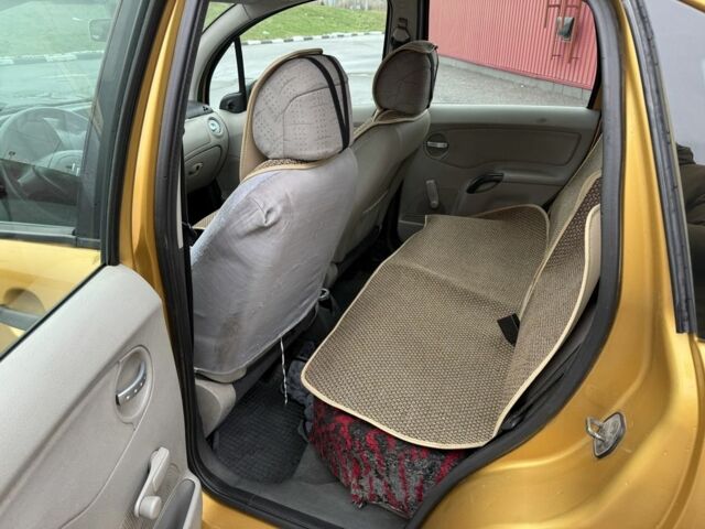 Желтый Ситроен С3, объемом двигателя 1.4 л и пробегом 273 тыс. км за 2499 $, фото 17 на Automoto.ua