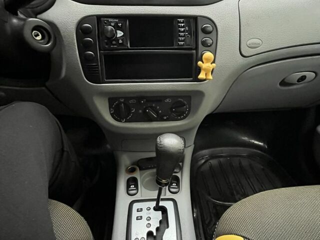 Серый Ситроен С3, объемом двигателя 1.4 л и пробегом 295 тыс. км за 3800 $, фото 6 на Automoto.ua