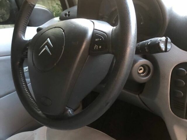 Серый Ситроен С3, объемом двигателя 1.4 л и пробегом 250 тыс. км за 3500 $, фото 5 на Automoto.ua