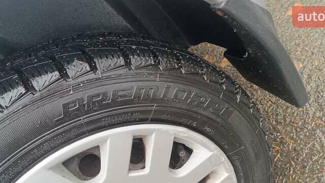 Сірий Сітроен С3, об'ємом двигуна 1.36 л та пробігом 152 тис. км за 3800 $, фото 5 на Automoto.ua