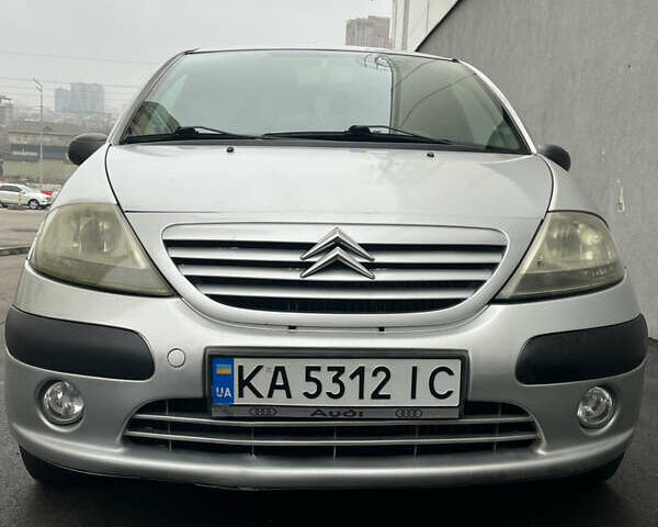 Серый Ситроен С3, объемом двигателя 1.36 л и пробегом 295 тыс. км за 3800 $, фото 4 на Automoto.ua