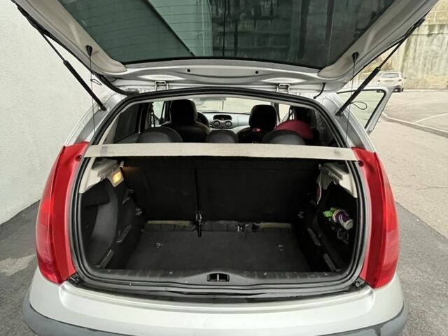 Серый Ситроен С3, объемом двигателя 1.4 л и пробегом 295 тыс. км за 3800 $, фото 7 на Automoto.ua