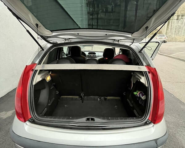 Серый Ситроен С3, объемом двигателя 1.36 л и пробегом 295 тыс. км за 3800 $, фото 9 на Automoto.ua