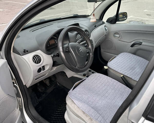 Серый Ситроен С3, объемом двигателя 1.4 л и пробегом 240 тыс. км за 2450 $, фото 6 на Automoto.ua