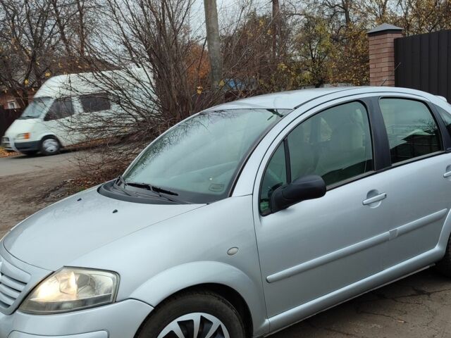 Серый Ситроен С3, объемом двигателя 1.6 л и пробегом 195 тыс. км за 4500 $, фото 1 на Automoto.ua