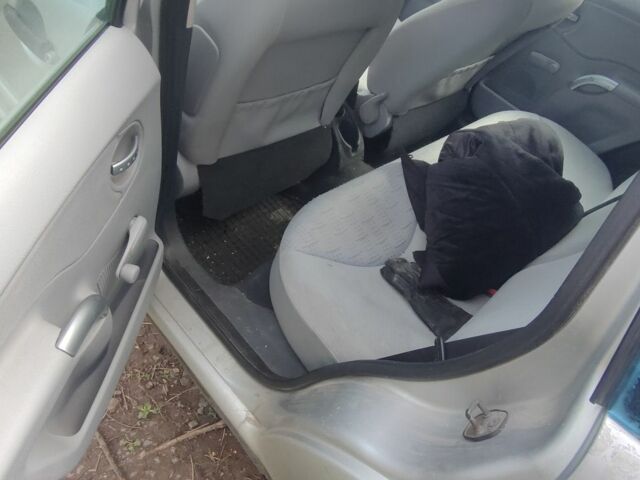 Серый Ситроен С3, объемом двигателя 1.4 л и пробегом 220 тыс. км за 2300 $, фото 7 на Automoto.ua