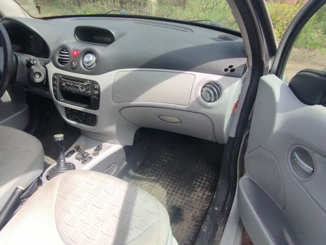 Серый Ситроен С3, объемом двигателя 1.4 л и пробегом 220 тыс. км за 2300 $, фото 4 на Automoto.ua